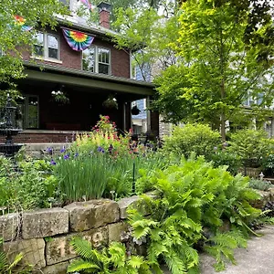 https://mike-allens-place-on-the-park_3.columbusohiohotels.org
